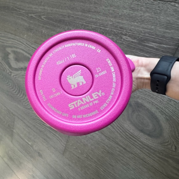 Stanley Quencher Tumbler in Pink Purple 40 oz - Picture 2 of 6